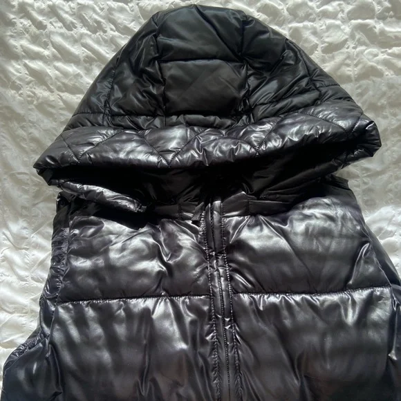 Women’s Vest - Picture 3 of 5